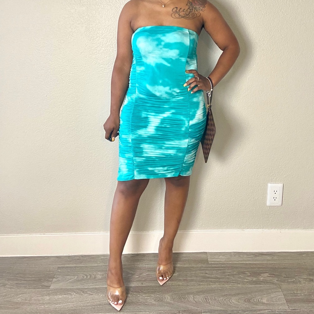 Blue & White Tie Dye Ruched Dress